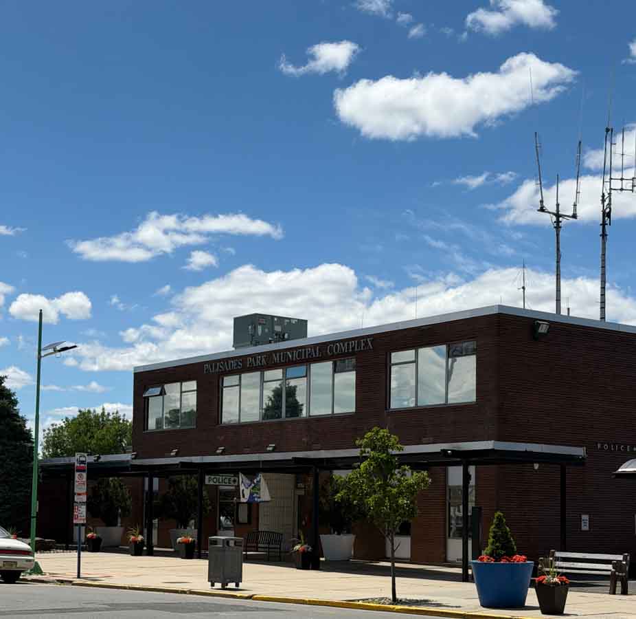 A photo of the Borough of Palisades Park, New Jersey. The Aesthetic Dental team enjoys patronizing restaurants locally to support small businesses-o2